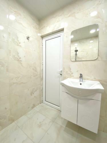 Stylish Top Centre Apartment For 4 Guests