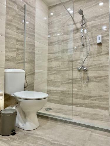 Top Location Apartment With 2bath & Parking For 6 Guests