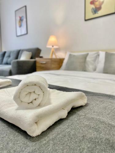 Top Location Apartment With 2bath & Parking For 6 Guests