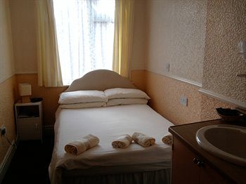 Bed & Breakfast Brampton Guest House