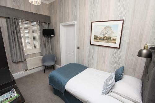 Ascot House Hotel