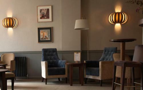 Ascot House Hotel