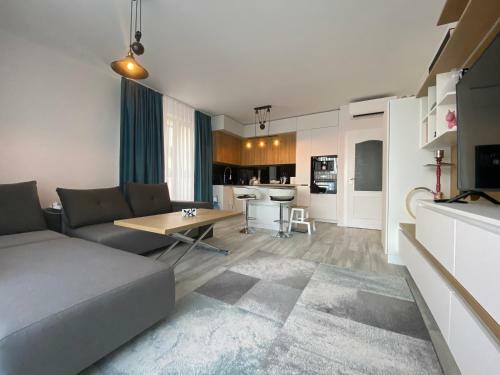 Luxurious And Panoramic Apartment At The Beach In La Mer Complex
