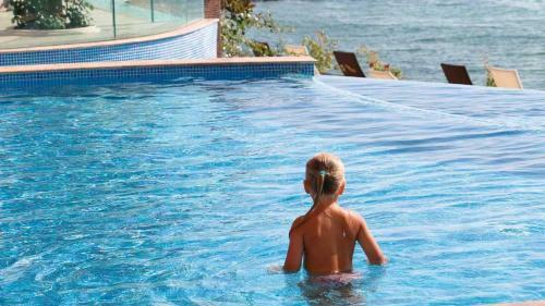 Luxurious And Panoramic Apartment At The Beach In La Mer Complex