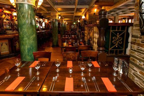Benedicts Hotel