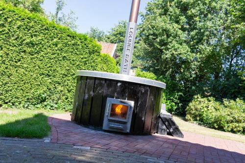 de Brittenburg With Hot Tub & Sauna