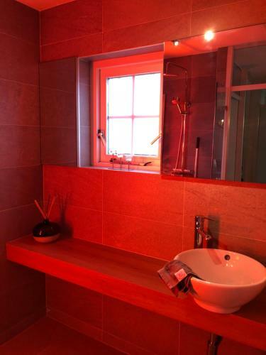 de Brittenburg With Hot Tub & Sauna