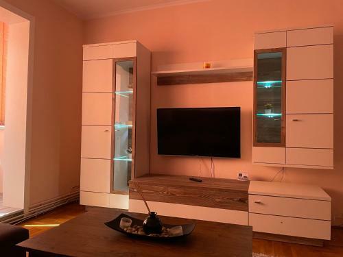 Soho Apartment Fagaras - 1 Bedroom & Extensible Couch