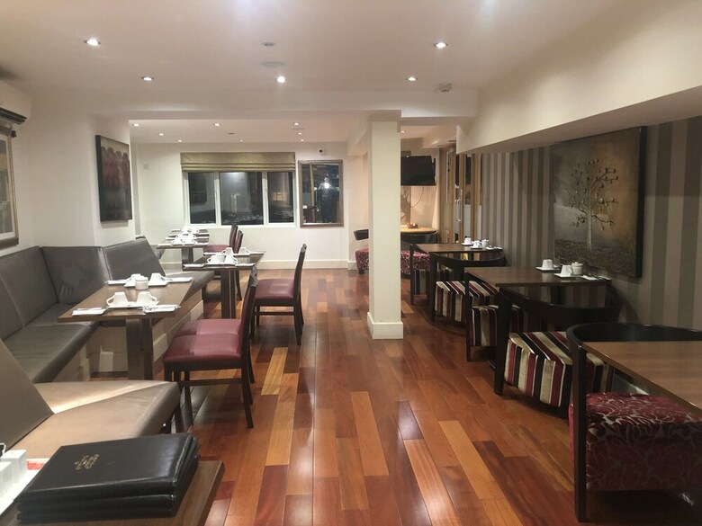The New London Carlton Hotel