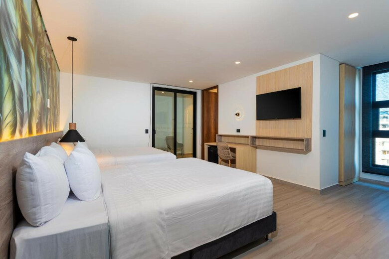 Sea Avenue Hotel