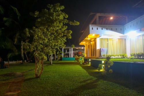 Sunset Araliya Hotel & Water Sports