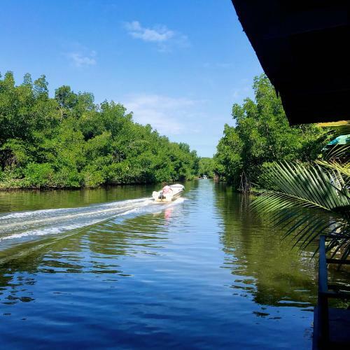 Bed & Breakfast Villa Layanga - Riverside Guestrooms