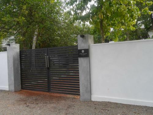 Bed & Breakfast Villa Layanga - Riverside Guestrooms