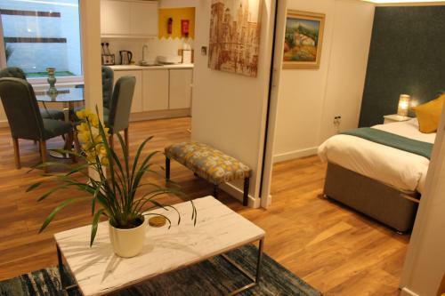 Regency House Apartments