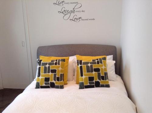 Mode Apartments