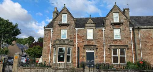 Hostal Moray Park Guest House