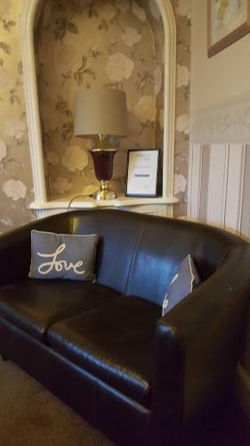 Hostal Ivanhoe Guest House