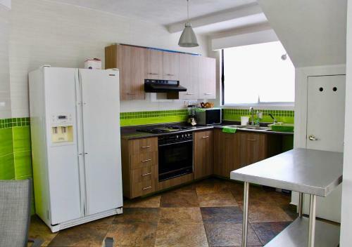 Casa Con Alberca Junto Al Lago