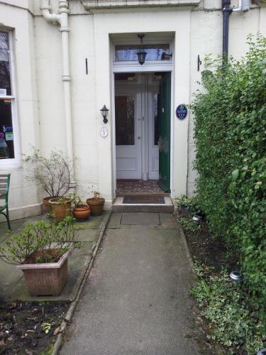 Hostal Mackenzie Guest House