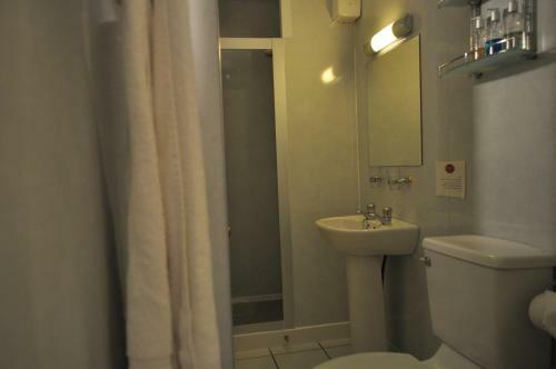 Hostal Ashdene House