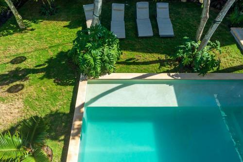 Yaakunah Dine Poolside At A Chic Paradise Villa In Tulum