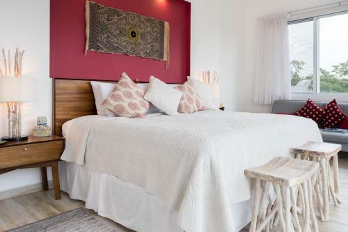 Yaakunah Dine Poolside At A Chic Paradise Villa In Tulum