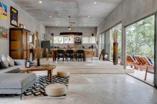 900 Sqm Villa Arthur Concierge Security