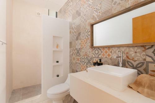 Unique And Exclusive 2 Apartments In 1 Awesome Complex Pool And Amenities