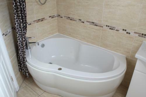Hostal Marchfield Guest House