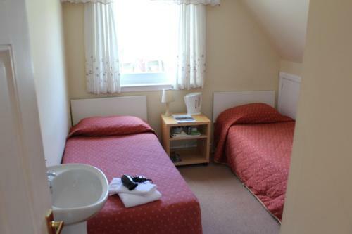 Hostal Marchfield Guest House