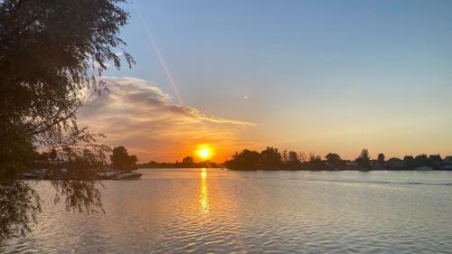 Hostal Bommelerhoeve B&B & Vakantiewoning