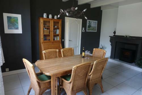 Magnificent Farmhouse In Central Holland 4a 2c