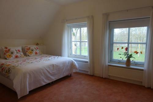Magnificent Farmhouse In Central Holland 4a 2c