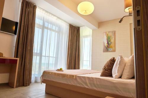 Beachfront Sea View Apartment Alezzi Spa Pools Beach Resort