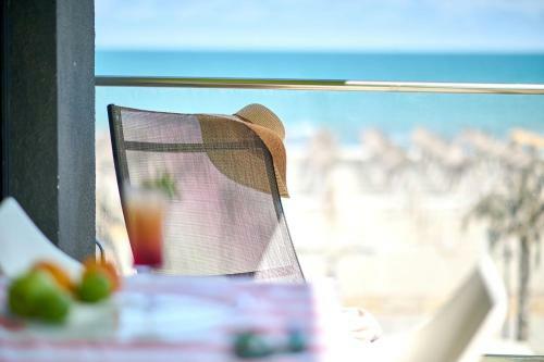 Beachfront Sea View Apartment Alezzi Spa Pools Beach Resort