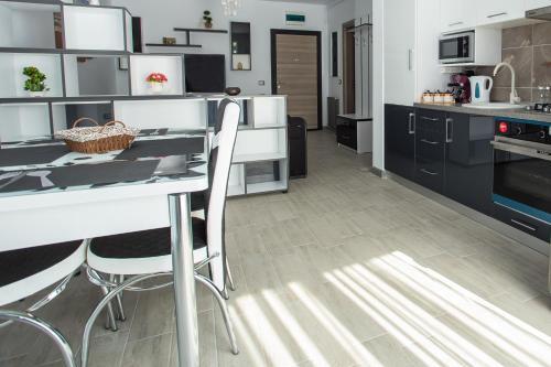 Apartament Alezzi Black&white 1