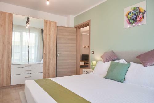 Calypso Apartment Spa N Pool Alezzi Beach Resort