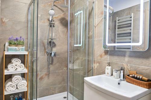 Sunshine 1 Br Apartment Spa N Pool Alezzi Beach Resort