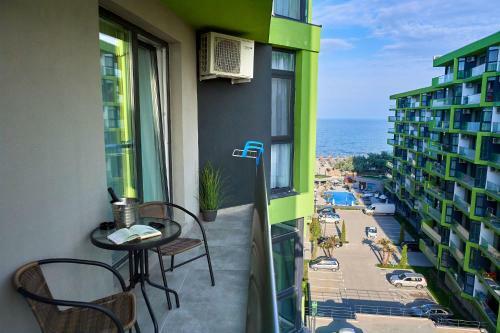 Vibe Apartment In Alezzi Beach Resort Spa N Pools