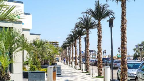 Vibe Apartment In Alezzi Beach Resort Spa N Pools