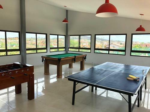 Apartamento Em Gravat� Com Piscina E �rea de Lazer. Condom�nio Jacarand�