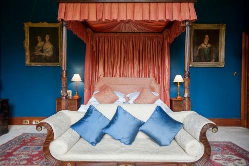 Hostal Cambo House