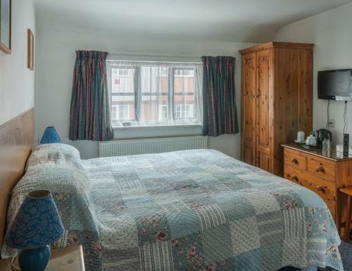 Hostal Bridge House Hotel