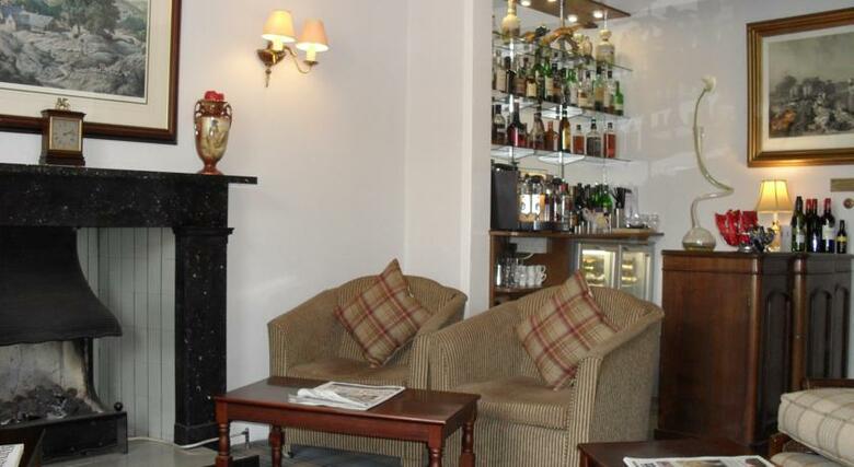 Albany Hotel