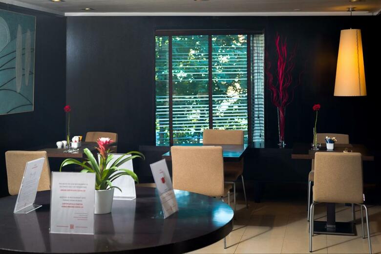 Hotel NH Bucharest