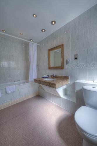 Dog & Partridge Hotel By Good Night Inns
