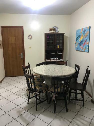 Apartamento Meia Praia Lateral Mar (Wi-fi E Ar-condicionado)