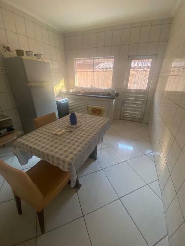 Casa Espa�osa No Guaruj� C/ 2 Dorm. E Churrasqueira