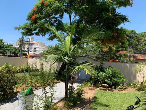 Apartamento 11 Praia Da Enseada Com 2 Dorm Sendo 1 Suite Com Piscina