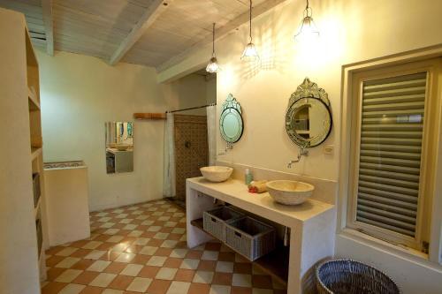 Deluxe Central Private Pool Villa (couple - 2 Persons)